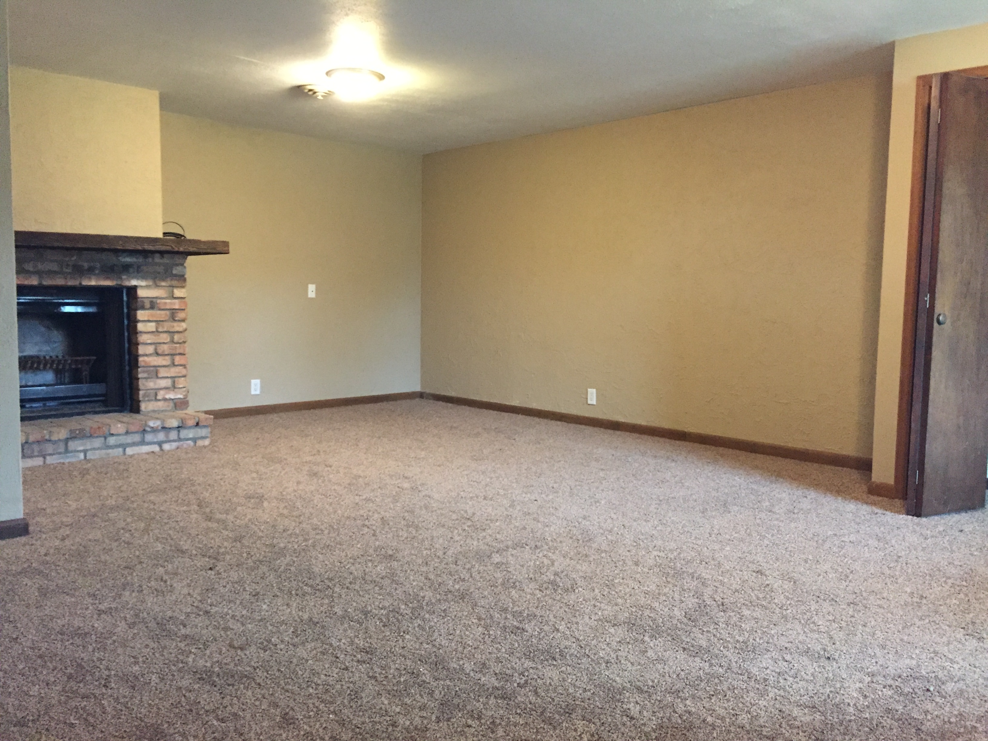 Conrad House Real Estate 105 Duesenberg SulenticFischels